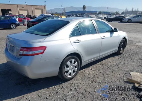 2011 Toyota Camry Le z USA, uszkodzony, nr VIN 4T1BF3EK0BU647718